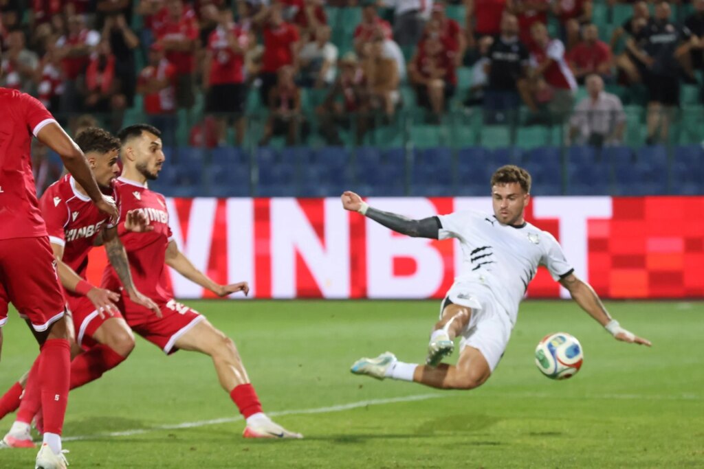 «Διπλό» στη Σόφια και πρόκριση στη League Phase