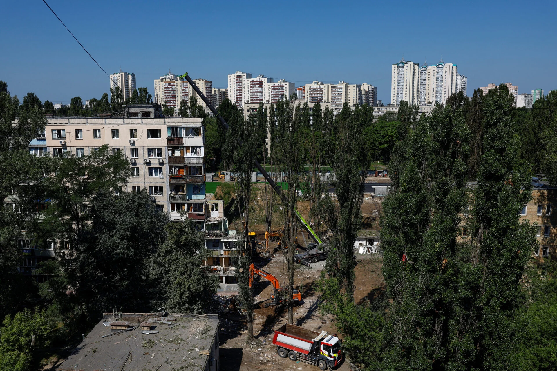 Νύχτα-κόλαση στο Κίεβο και την περιφέρειά του: 3 νεκροί από τα ρωσικά πλήγματα