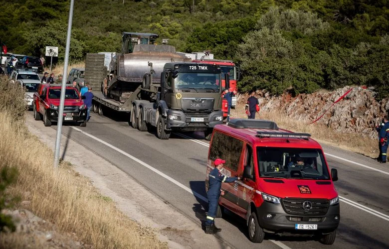 Εκκενώνονται τρία χωριά – Καλύτερη η εικόνα στο Ρέθυμνο – News.gr