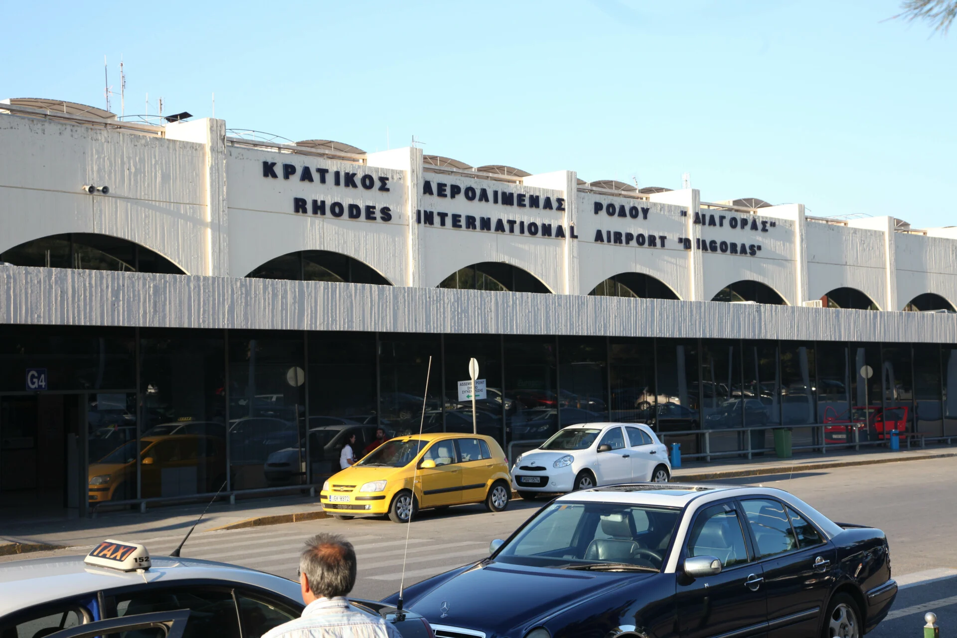 Επέστρεψε στη Ρόδο πτήση προς Κάρπαθο έπειτα από ένδειξη πιθανής δυσλειτουργίας
