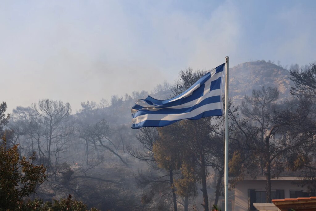 Πυρκαγιά στη Σαλαμίνα: Η κατάσταση των εγκαυματιών