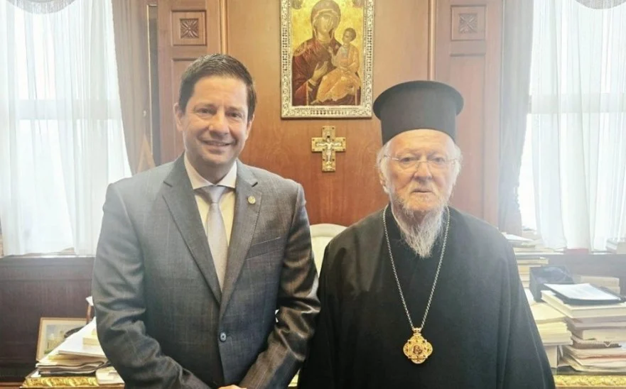 Συνάντηση με τον Οικουμενικό Πατριάρχη Βαρθολομαίο είχε στο Φανάρι ο Πρύτανης του ΕΚΠΑ