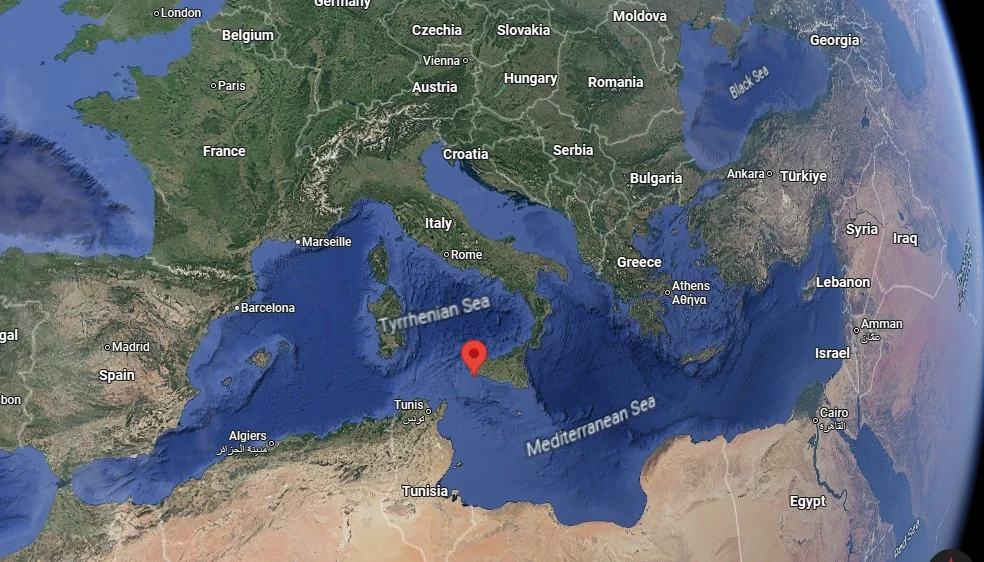 Στο φως αρχαίο ναυάγιο με 500 αμφορείς κρασιού (βίντεο, φωτογραφίες)