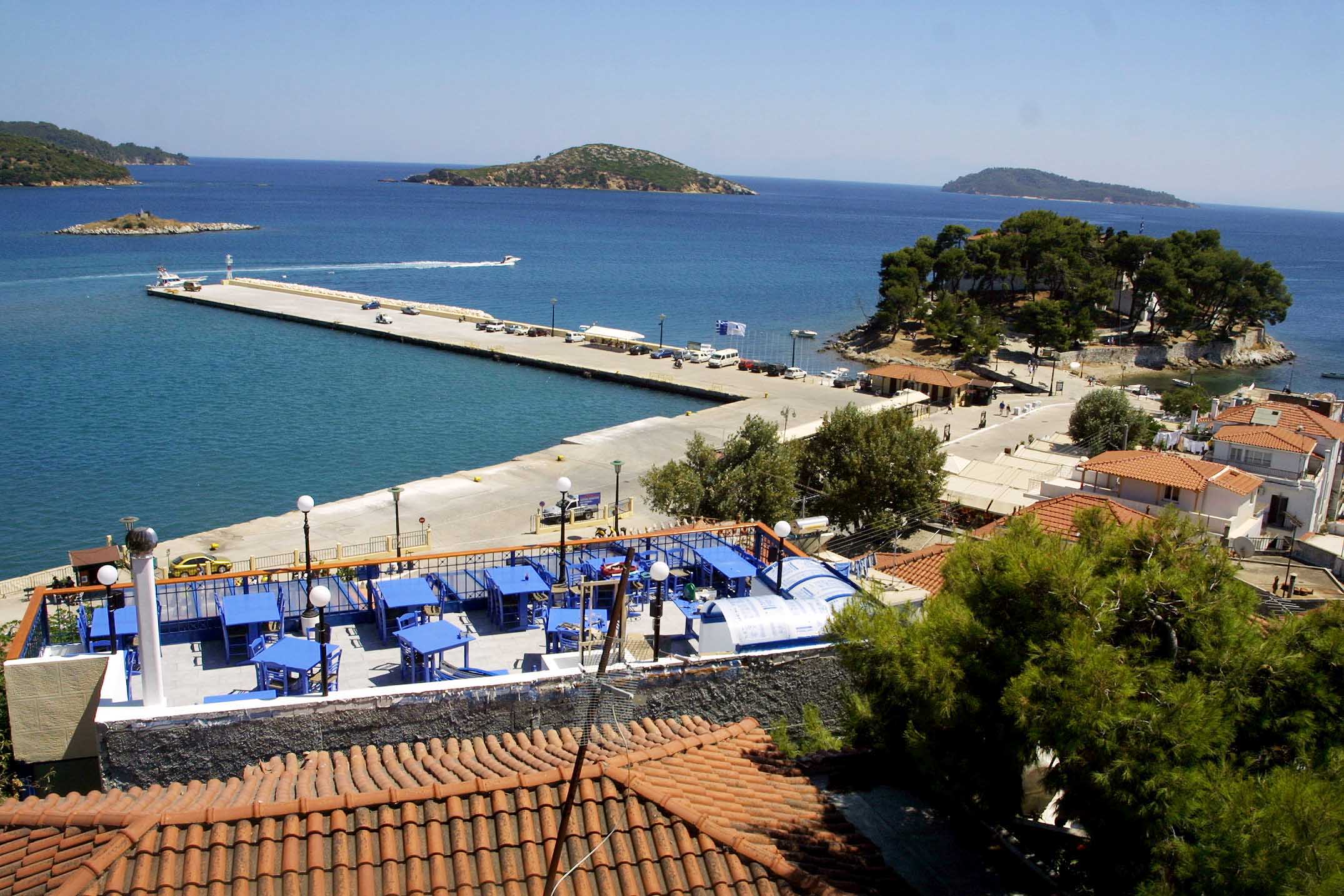 Σκιάθος: Πρόσκρουση επιβατηγού πλοίου σε θαλάσσιο ταξί