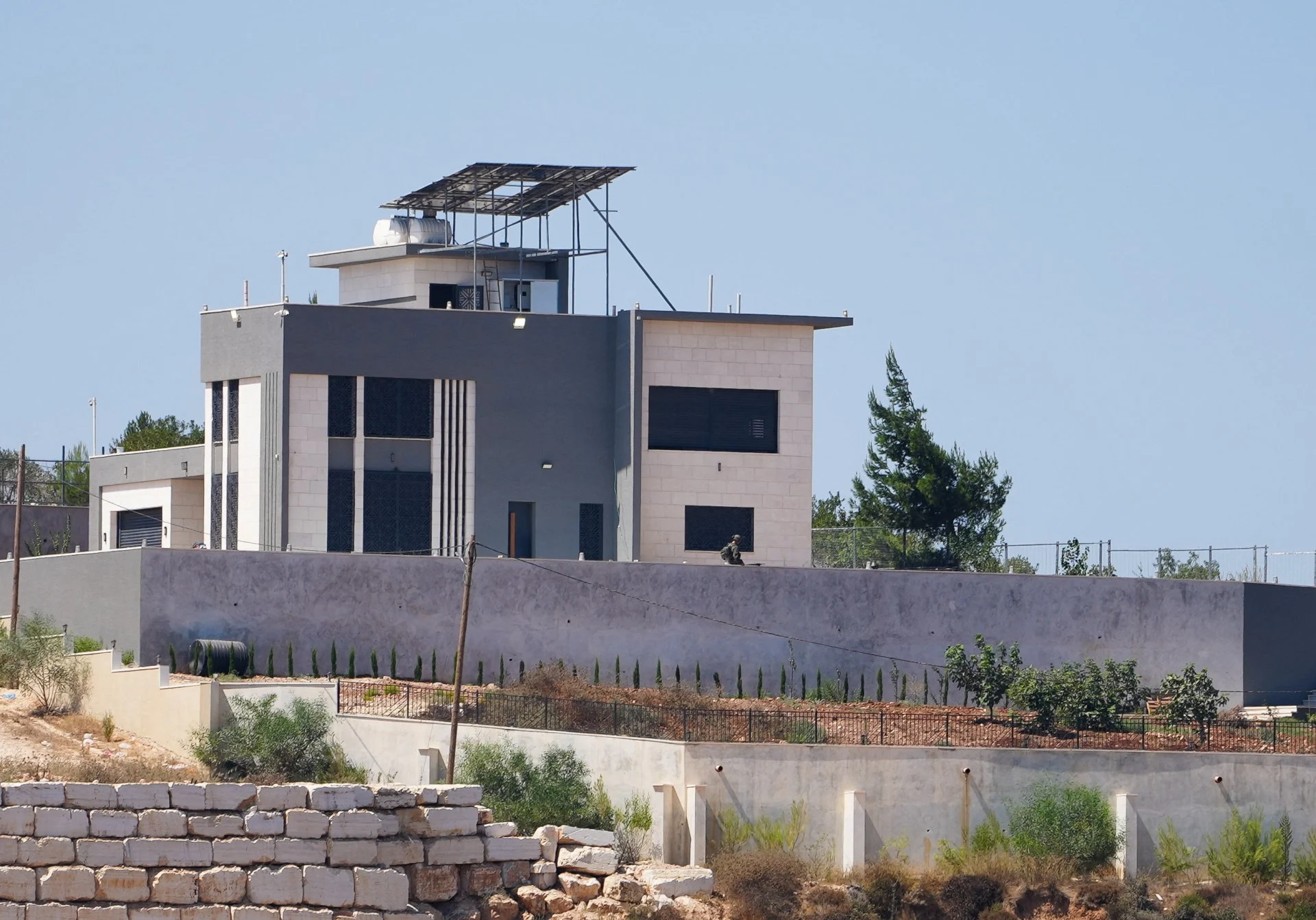 Η σοκαριστική πολιορκία σπιτιών στην Κούσρα από Ισραηλινούς εποίκους