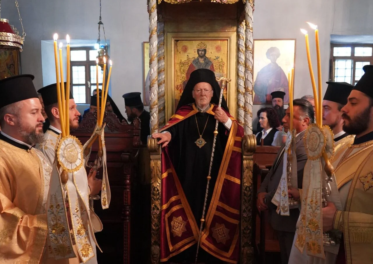 Σε κλιμα συγκίνησης το συλλείτουργο Προκαθημένων για τα 65 έτη ιεροσύνης του Οικουμενικού Πατριάρχη