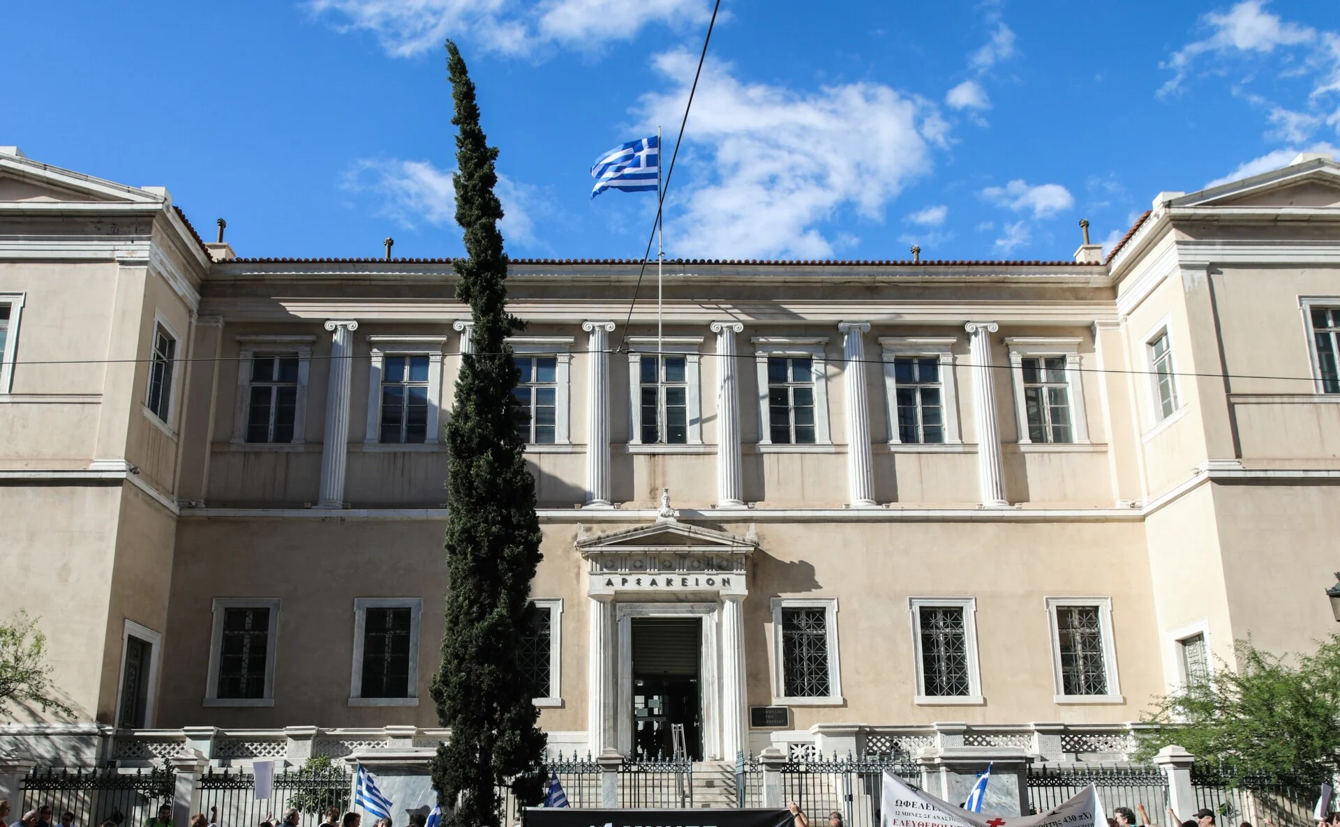 Για «προχειρότητα και βιασύνη» εγκαλεί την κυβέρνηση η ΕΛΑΣ