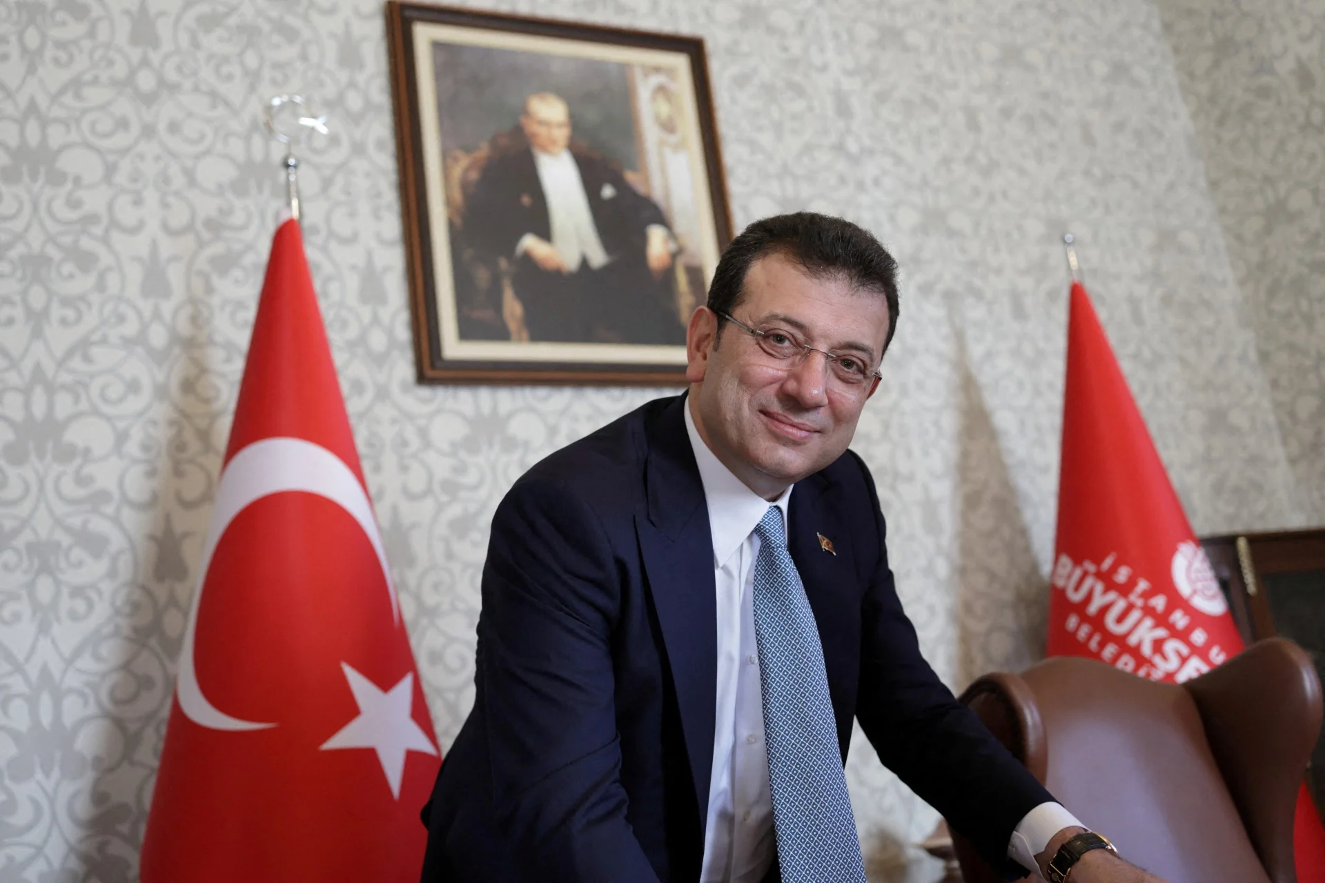 Ο Εκρέμ Ιμάμογλου εγκαταλείπει το CHP και εντάσσεται στο νέο κόμμα της αντιπολίτευσης