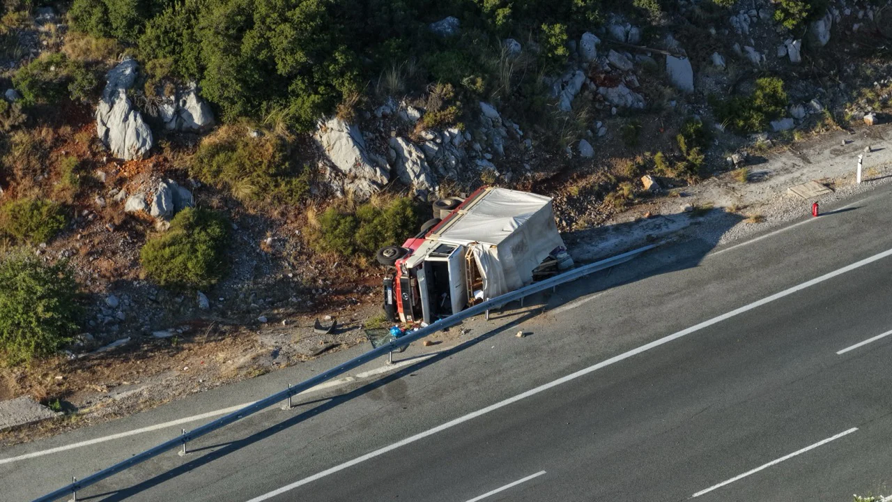 Εθνική οδός Αθηνών - Λαμίας: Aποκαταστάθηκε πλήρως η κυκλοφορία μετά το θανατηφόρο τροχαίο