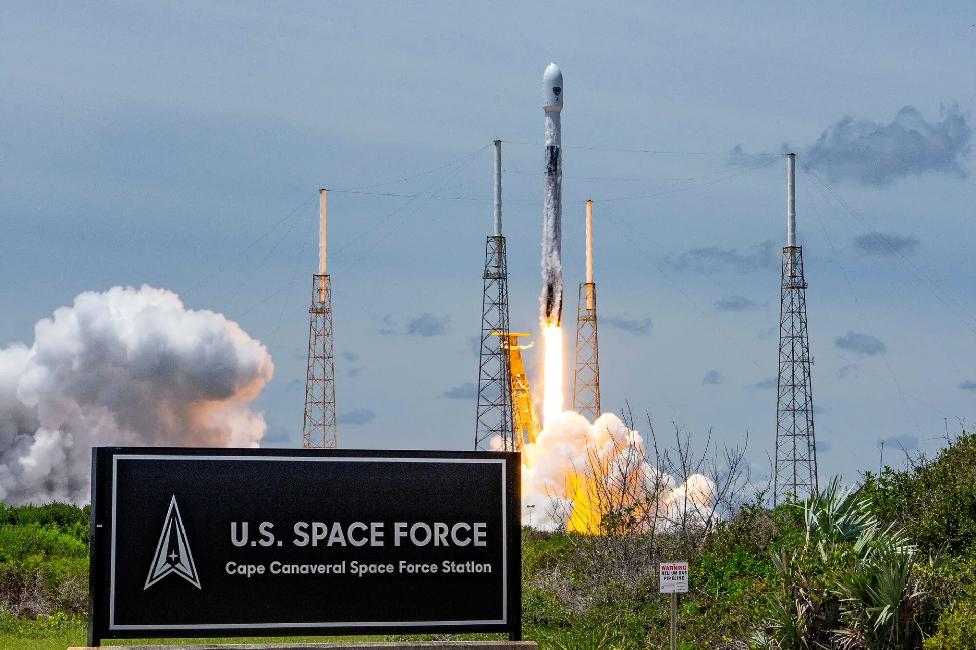 Η SpaceX θα αναπτύξει δορυφορικά σμήνη επόμενης γενιάς για τον αμερικανικό στρατό