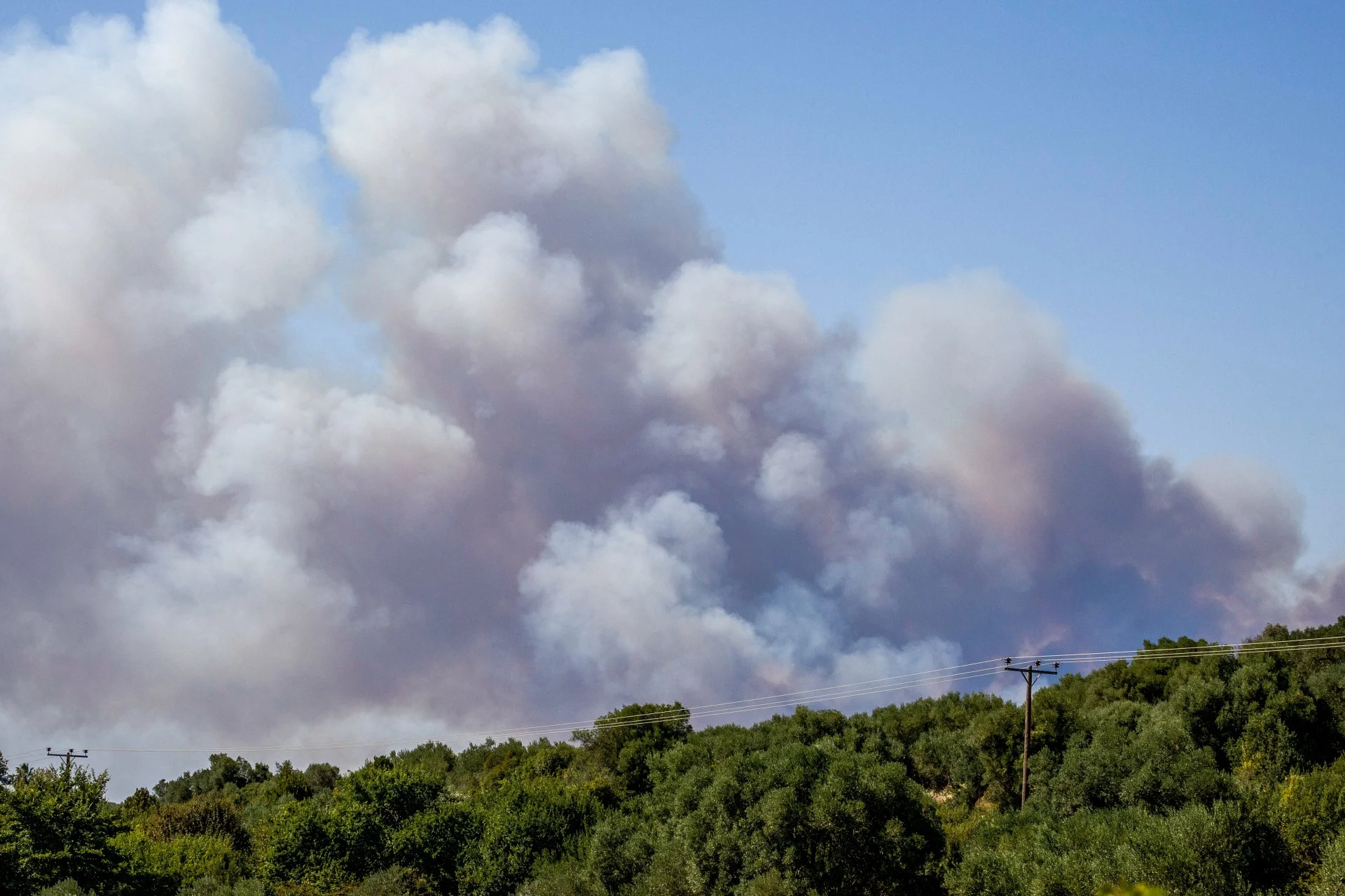 Πρώτες αναφορές για ζημιές σε σπίτια (video)