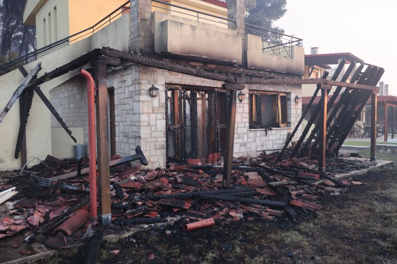 Δωμάτια στους πληγέντες από την φωτιά στη Χαλκιδική διαθέτουν οι ξενοδόχοι – News.gr
