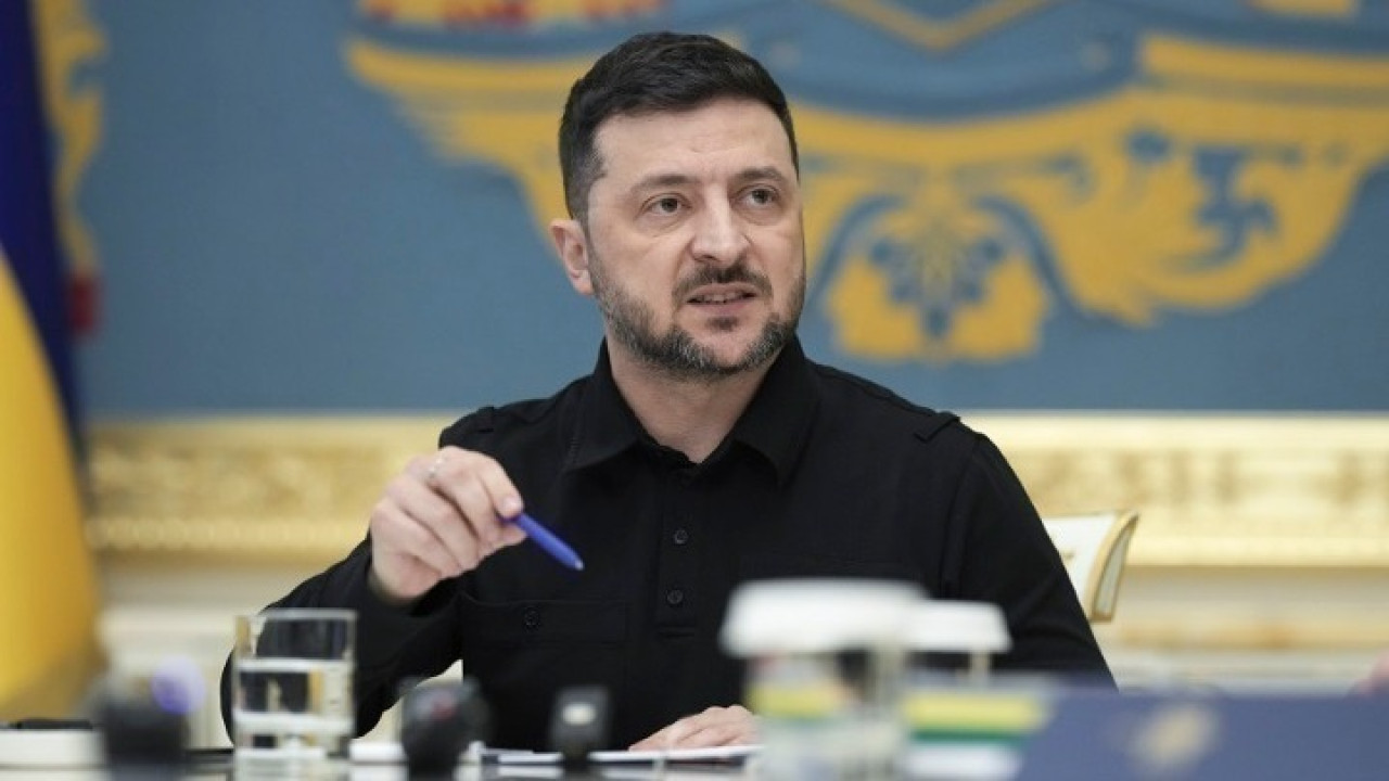 Ζελένσκι: Οι εκλογές θα ήταν ένα τσουνάμι που θα διασπάσει τη χώρα