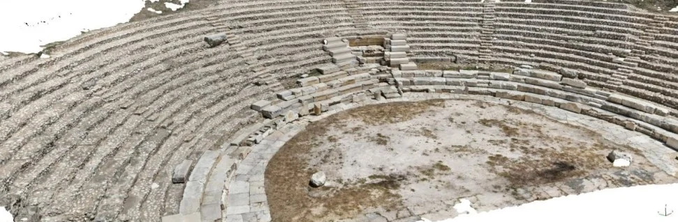 Αποκαθίσταται το κάτω κοίλο του Μεγάλου Θεάτρου