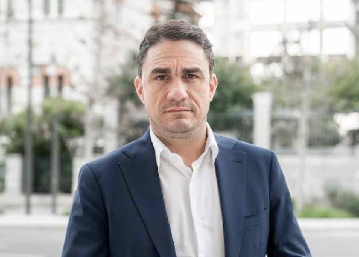 Τσουκαλάς για τις υποκλοπές: «Οι σκιές παραμένουν – Ποιος έδωσε την εντολή για την παρακολούθηση Ανδρουλάκη;»