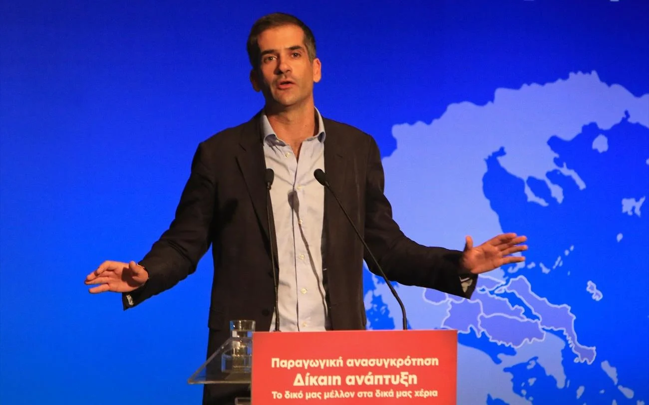 «Ο κόσμος το έχει τούμπανο κι εμείς κρυφό καμάρι»
