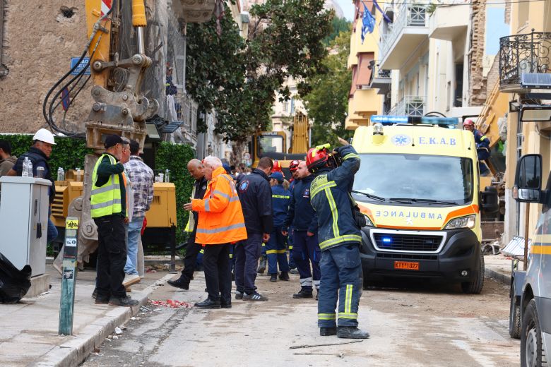 Βρέθηκαν δύο άλλοι σοροί στα χαλάσματα – Στους 4 οι νεκροί – News.gr