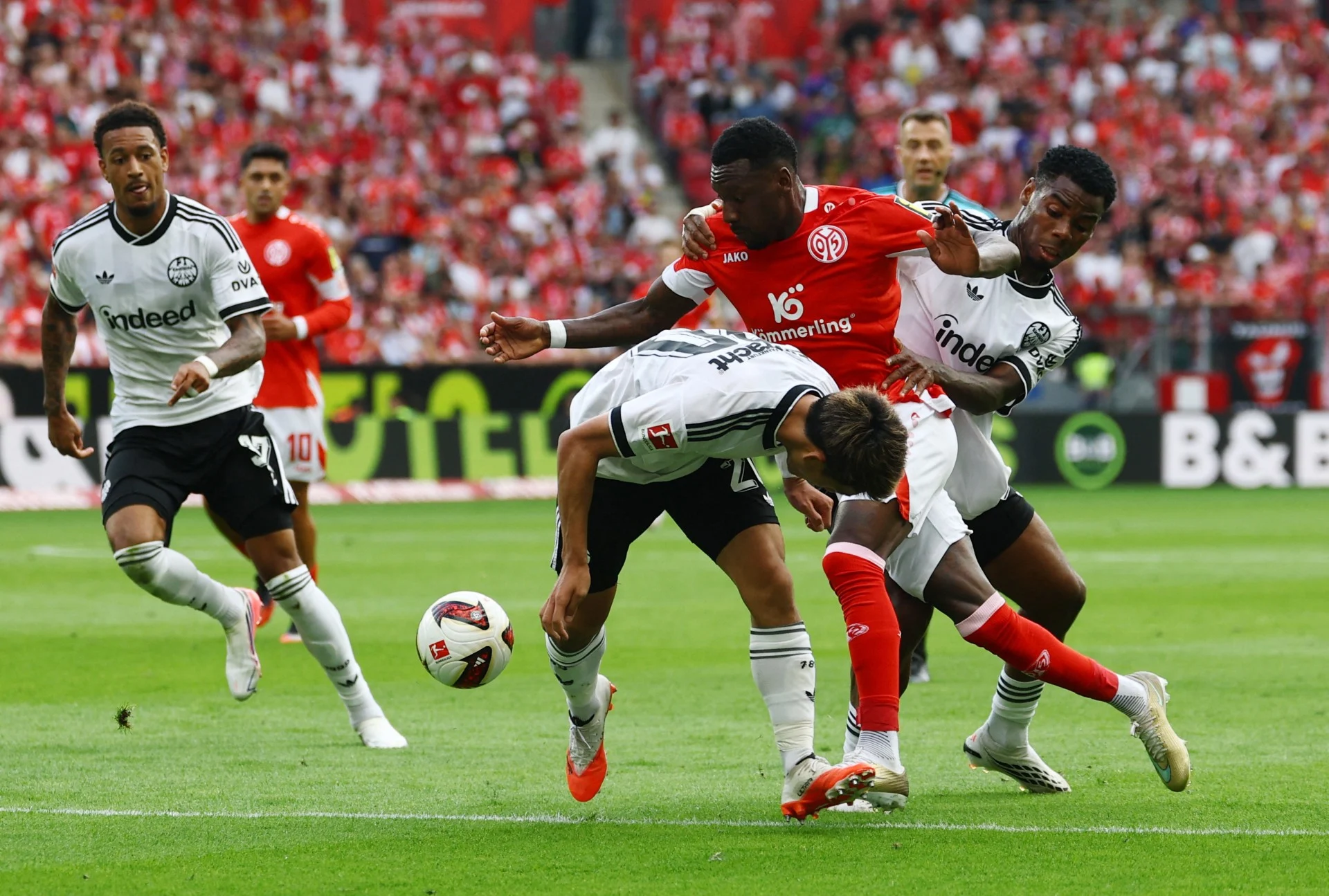 Φράιμπουργκ και Ντόρτμουντ στην κορυφή της Bundesliga