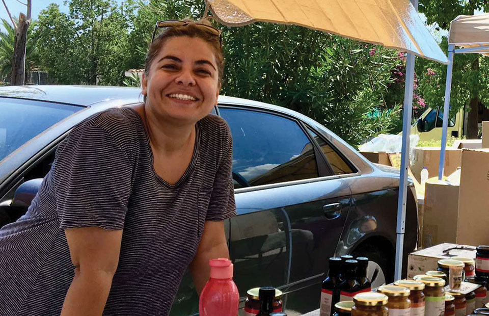 Βάζει σε βαζάκι τα καλύτερα φρούτα της Μονεμβασιάς το Κτήμα Καλαντζή