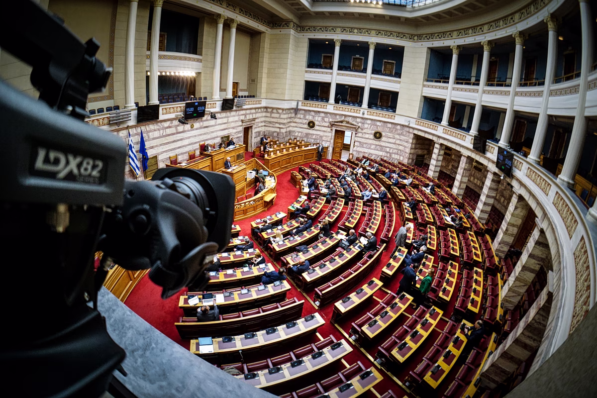 «Όχι» της ΝΔ στην εκλογή Ακρίτα στη θέση αντιπροέδρου της Βουλής - Πυρ ομαδόν από την αντιπολίτευση