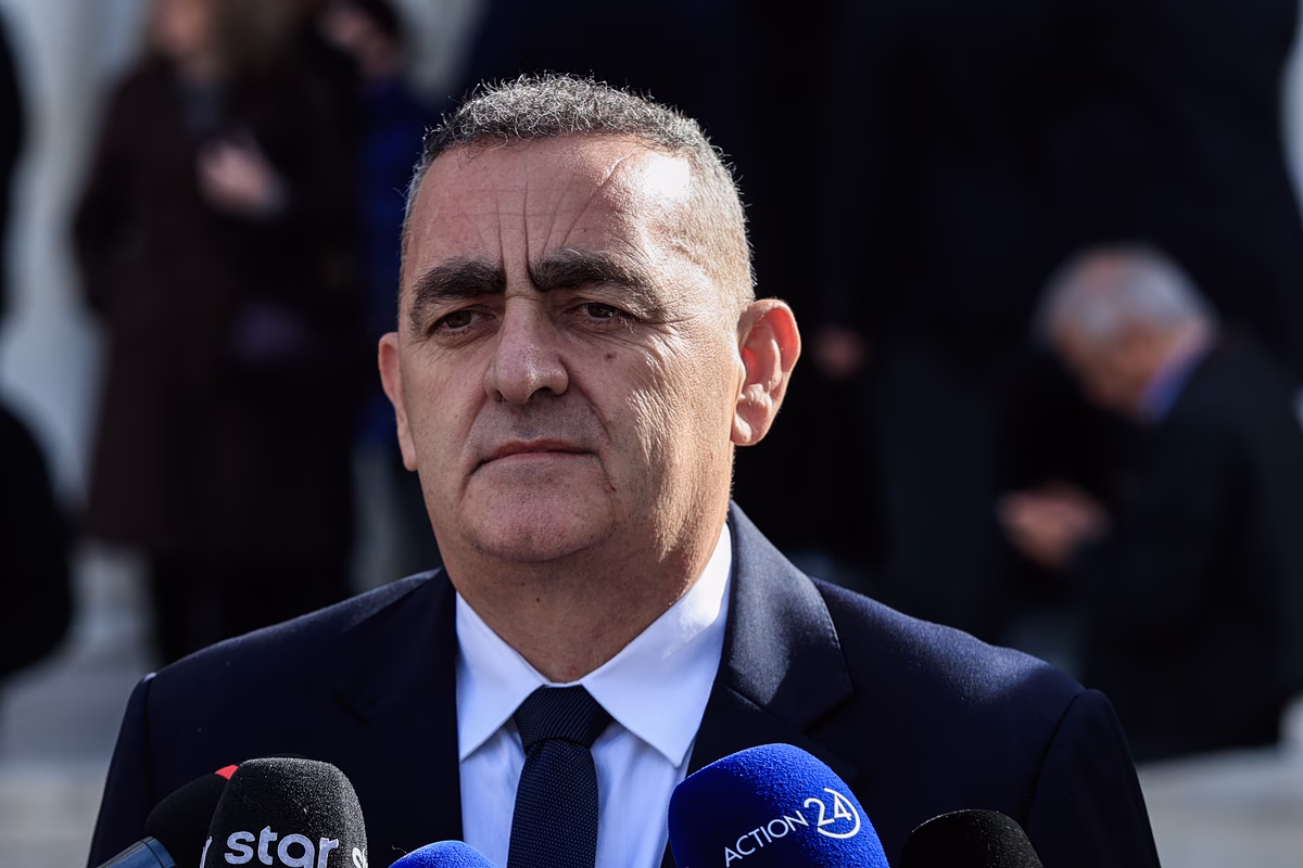 Ο ευρωβουλευτής της ΝΔ Φρ. Μπελέρης εκθειάζει τον καταδικασμένο εγκληματία Ηλία Κασιδιάρη, επειδή εξέτισε την ποινή του