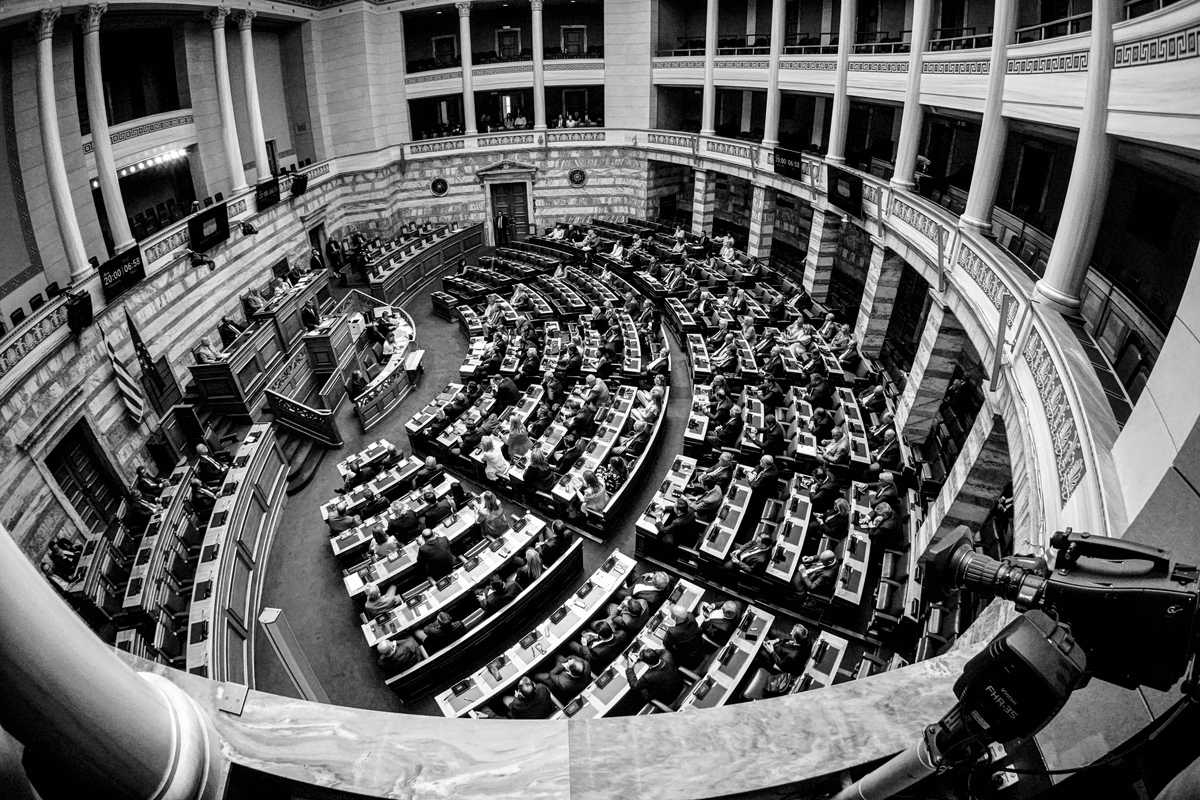 Βουλή: Χωρίς συναινέσεις στην επόμενη φάση φάση της Συνταγματικής Αναθεώρησης - Από 158 ως 161 τα «ναι», απομονωμένη η ΝΔ