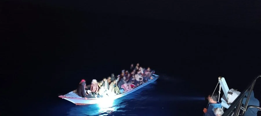 Κρήτη: Συλλήψεις ανήλικων διακινητών παράνομων μεταναστών
