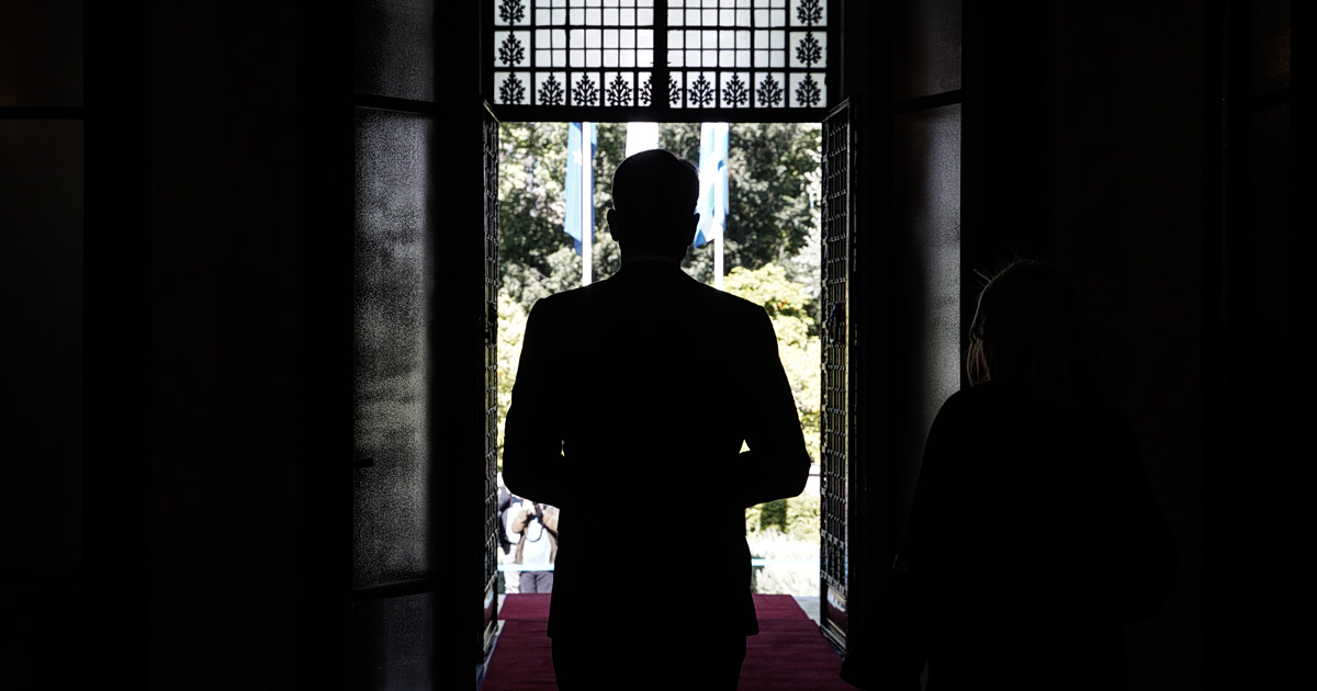 Πολιτικός «σεισμός» για τα περί διαρροής προσωπικών δεδομένων του πρωθυπουργού σε πλατφόρμες