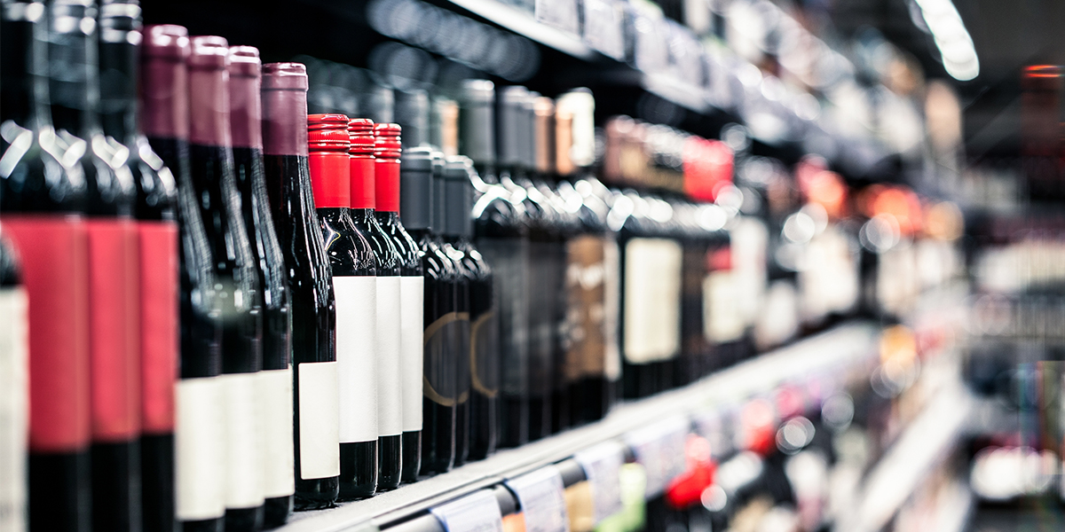 Τα supermarkets της ΕΕ ανεβάζουν επίπεδο στο κρασί ιδιωτικής ετικέτας και εντείνουν τον ανταγωνισμό
