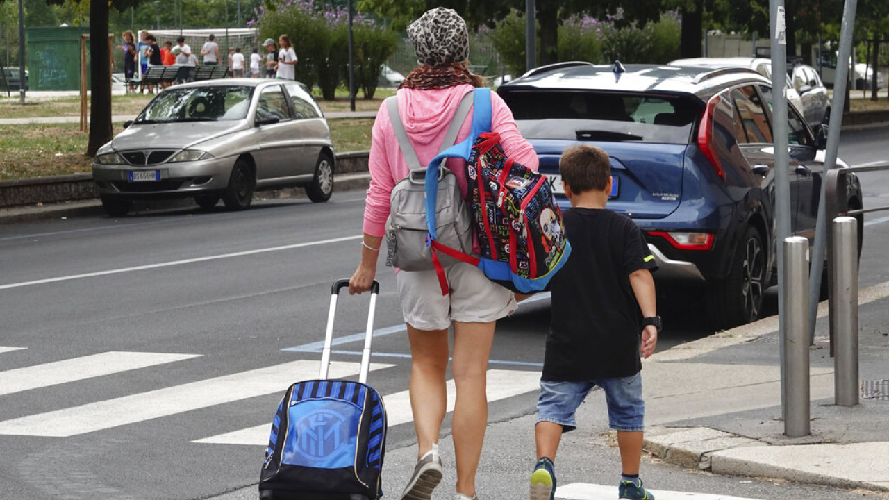 Ρώμη: «Θα μπει όριο μόνο για τους ξένους μαθητές που δεν μιλούν καλά ιταλικά» - Ανησυχία για «φυγή των λευκών»