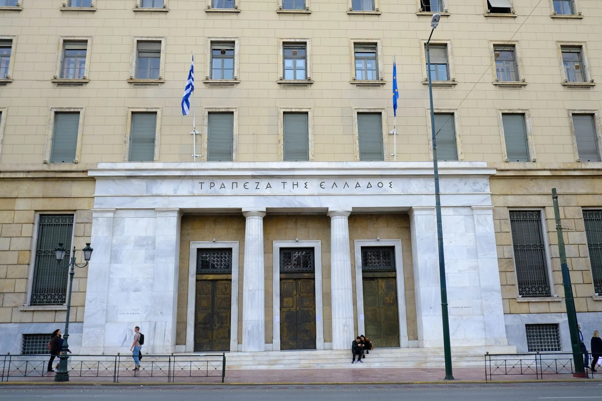 Interest rates on deposits and loans almost unchanged in July