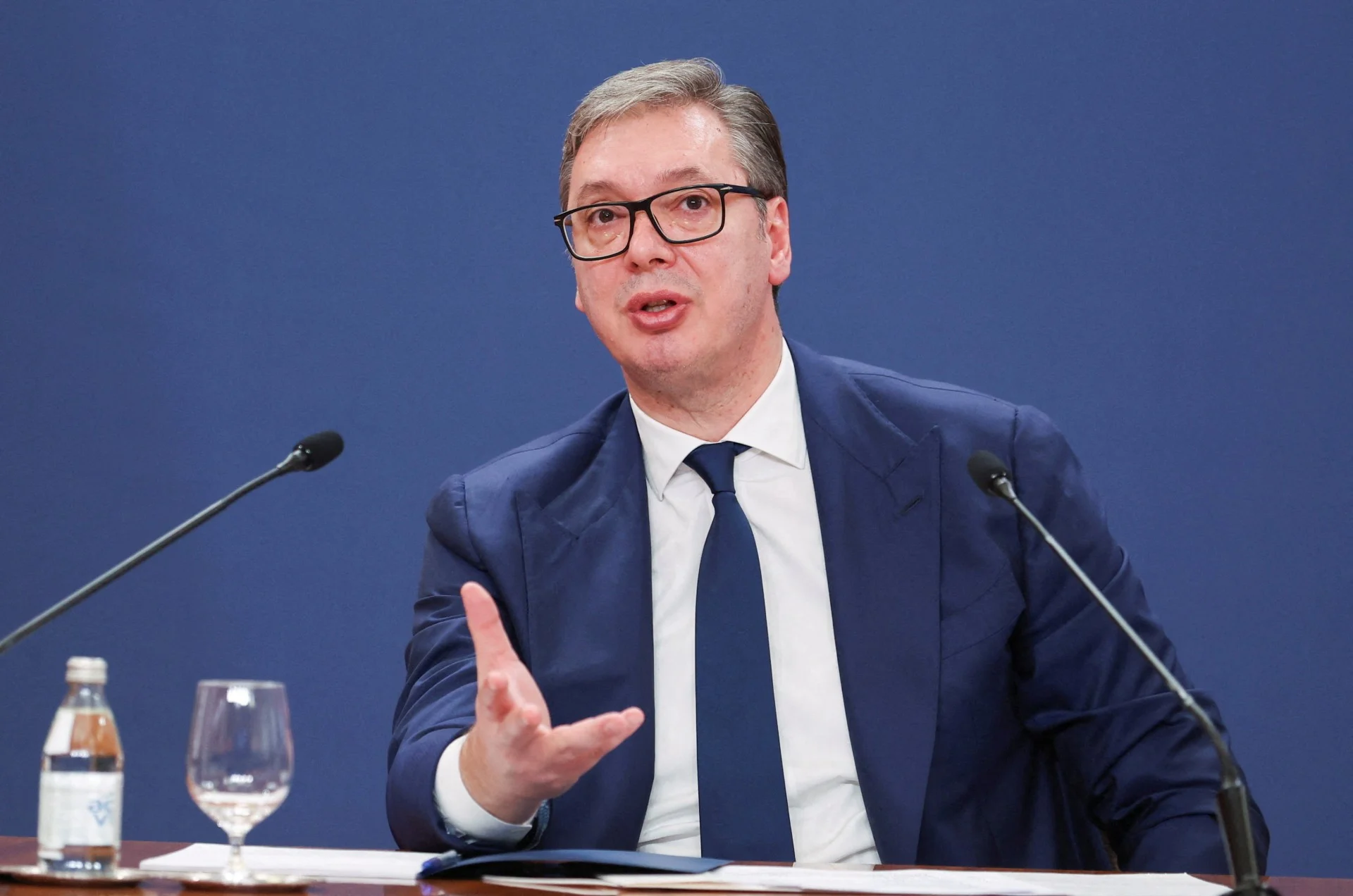 Ο πρόεδρος Βούτσιτς υπέβαλε την παραίτησή του