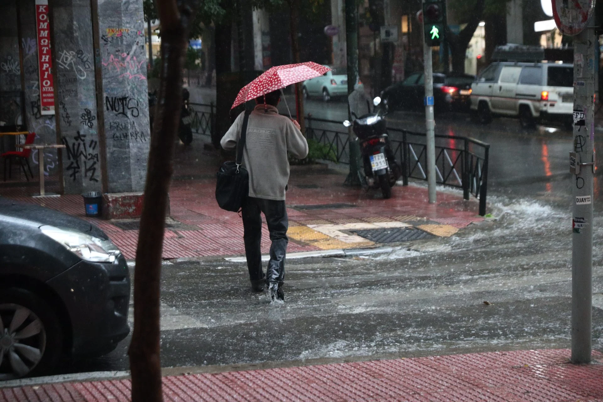 Βροχές και καταιγίδες το Σαββατοκύριακο – Πτώση της θερμοκρασίας από την Κυριακή
