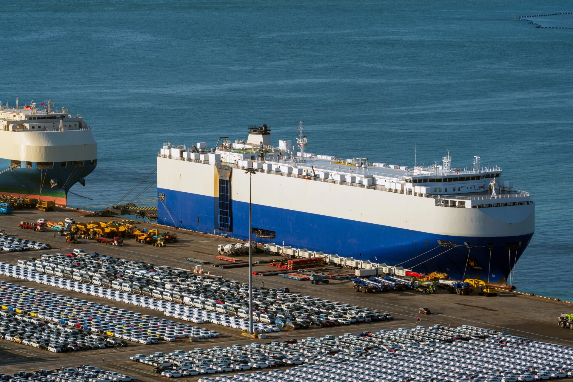 «Stress test» στην αγορά car carriers από τις κινεζικές εξαγωγές οχημάτων