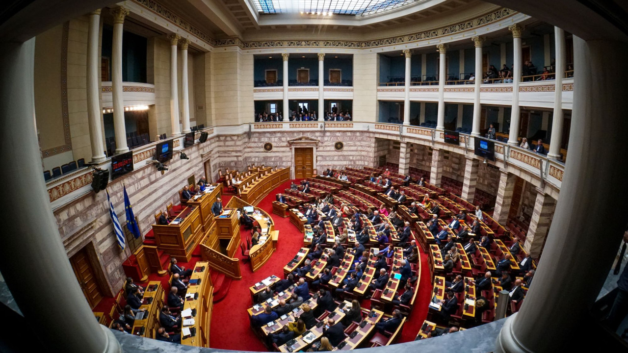 Στη Βουλή το νομοσχέδιο για νέα κίνητρα στις Άμεσες Ξένες Επενδύσεις