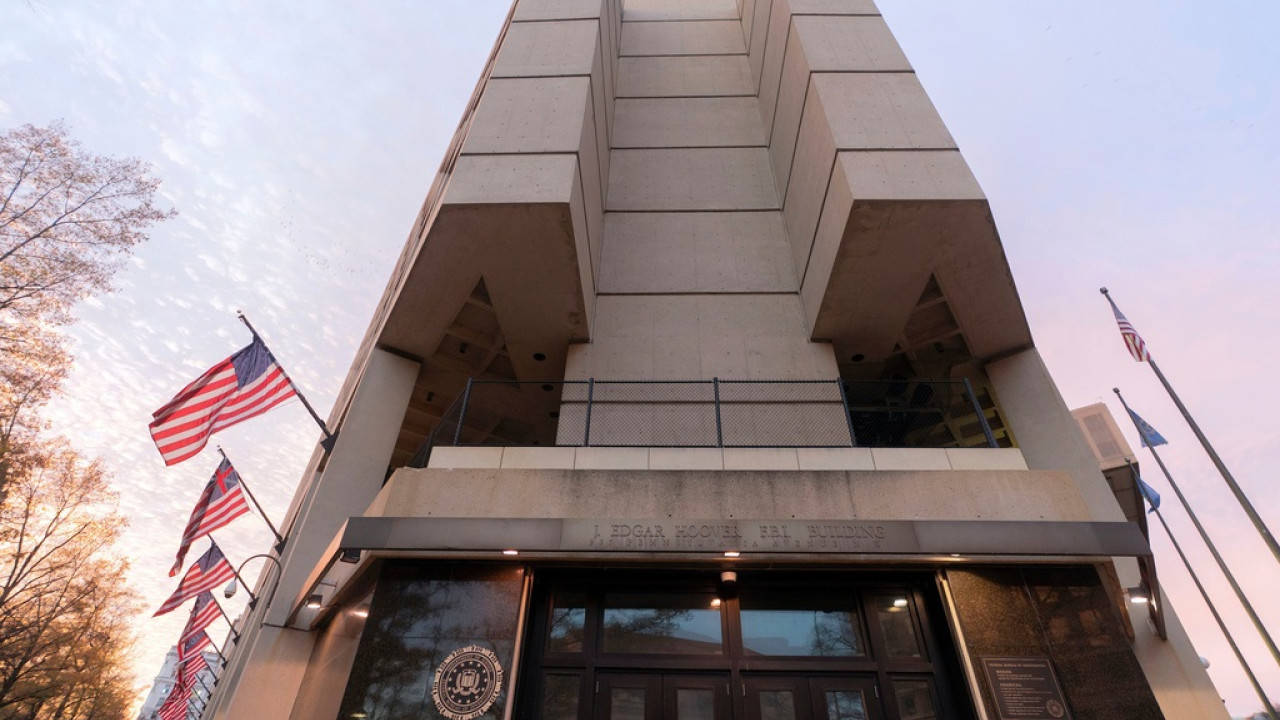 ShinyHunters: Ισχυρίζεται ότι παραβίασε το FBI και έκλεψε δεδομένα σχεδόν όλων των πρακτόρων του