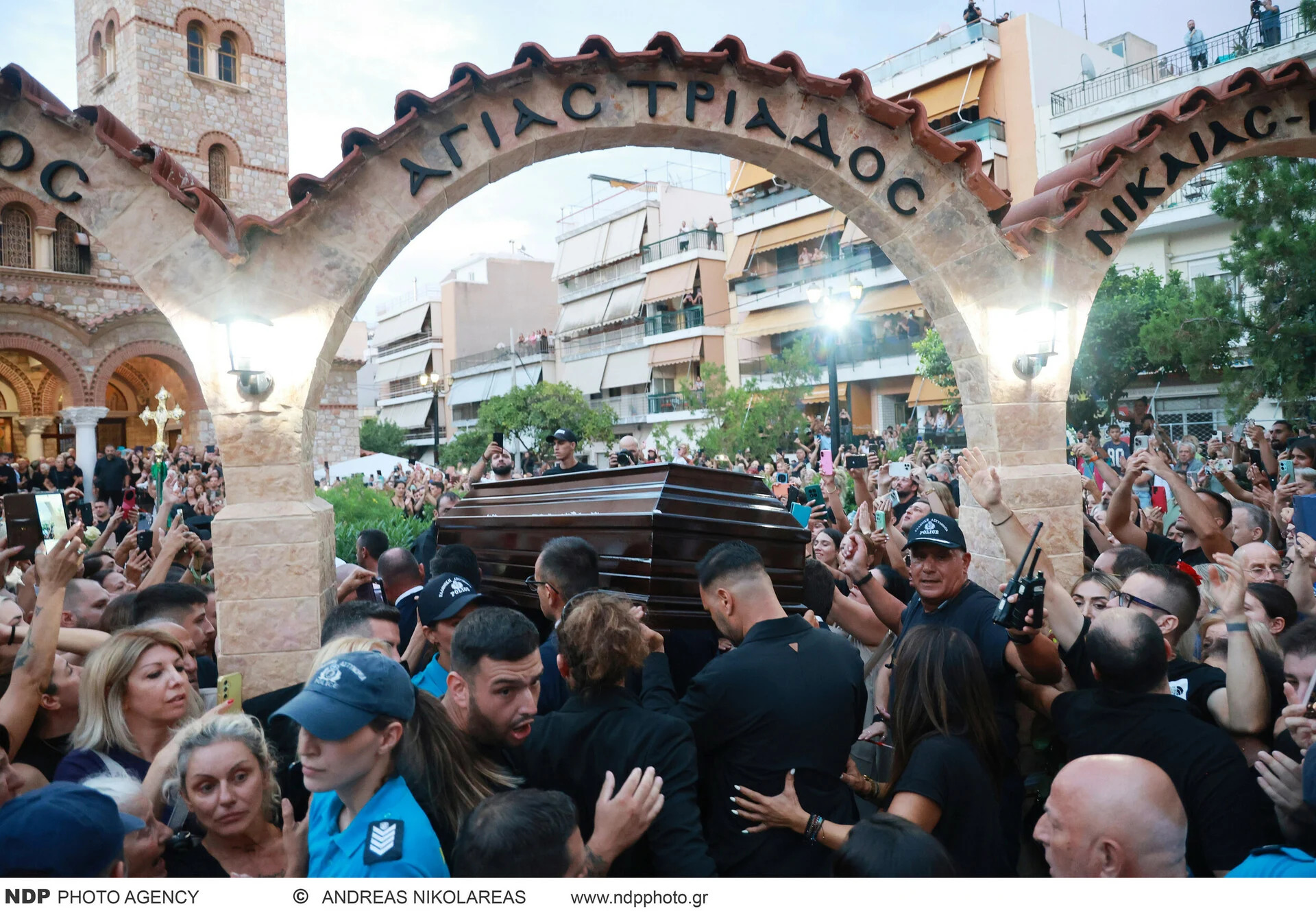 Αποχαιρετισμός στο Γιώργο Μαζωνάκη