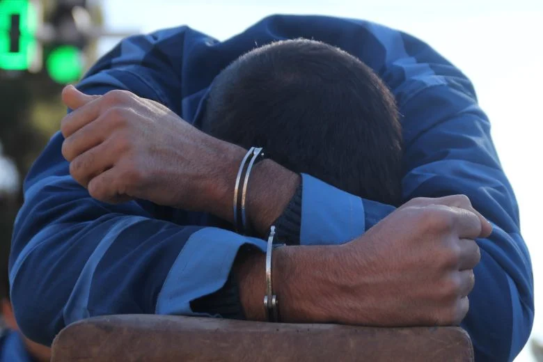 38χρονος πυροβόλησε 25χρονη με κυνηγετικό όπλο έξω από την δουλειά της – News.gr