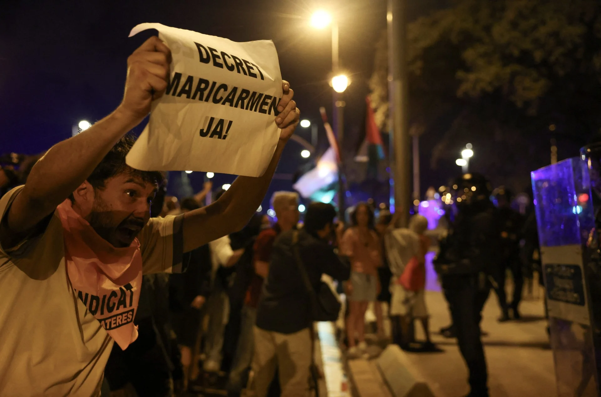 Ο κοινωνικός σάλος στέλνει την 87χρονη Μαρικάρμεν Αμπασκάλ πίσω στο σπίτι της -