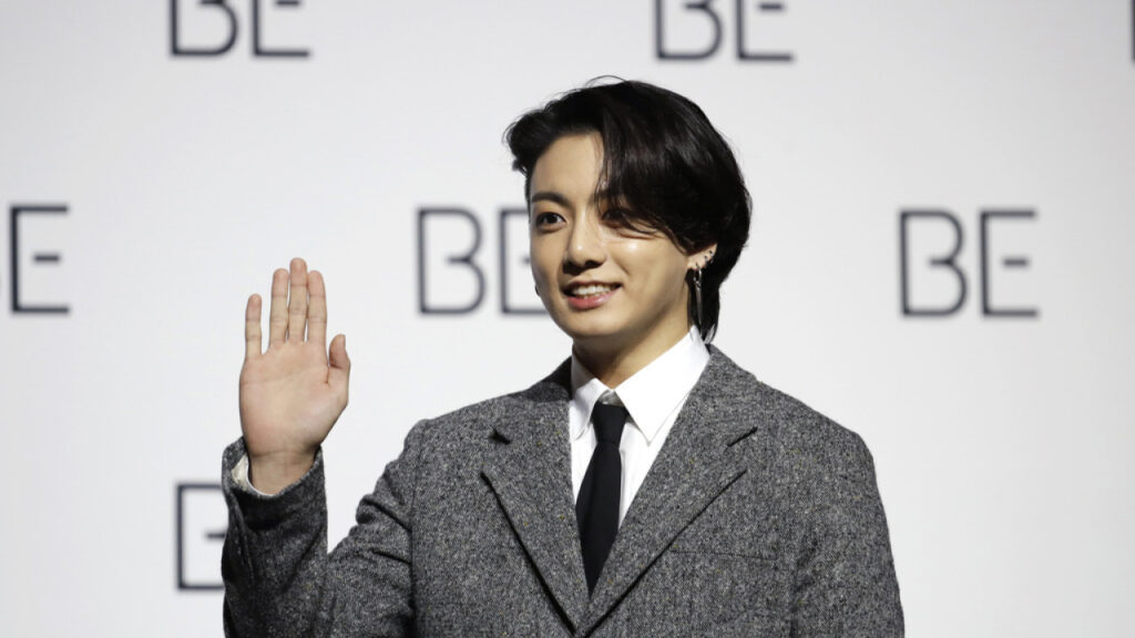 Jung Kook: Σαρώνει στο Spotify με το «Still With You»
