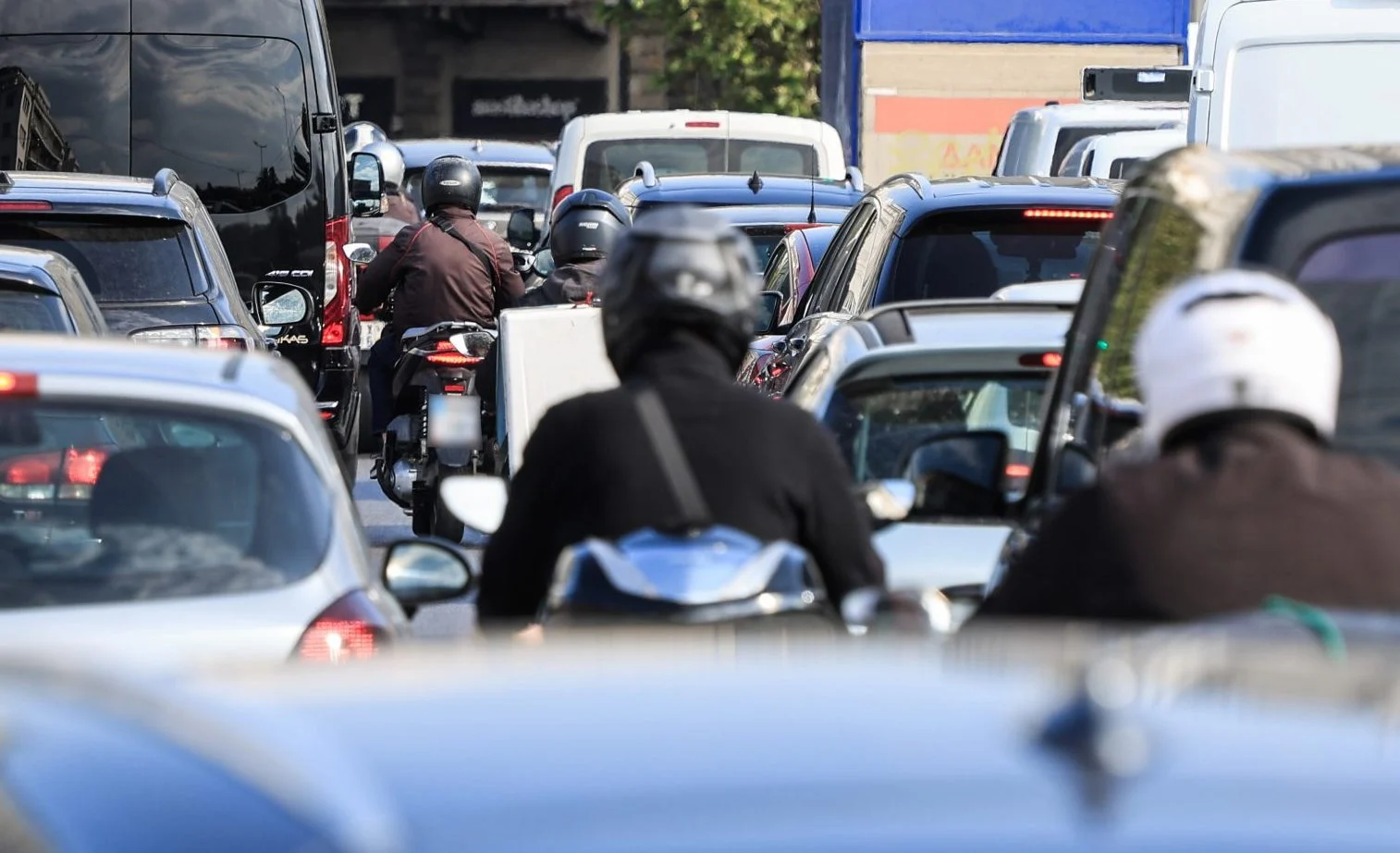 Αθήνα: Εκτός λειτουργίας πολλά φανάρια – Κυκλοφοριακά προβλήματα