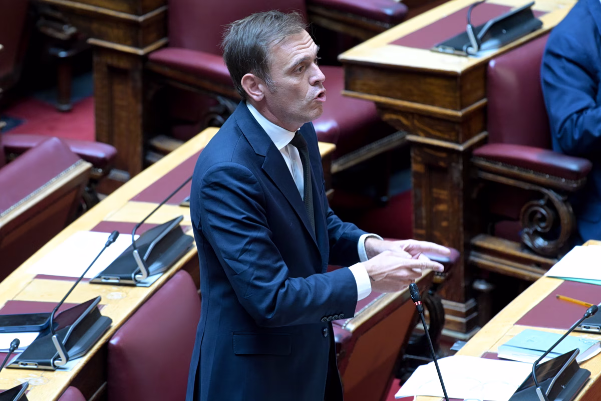 Μαχαιριά Μάντζου στον Μητσοτάκη για την αποδοχή του Γρ. Δημητριάδη στη ΝΔ που μαζί με «τον Ντίλιαν εκβιάζουν τον πρωθυπουργό»