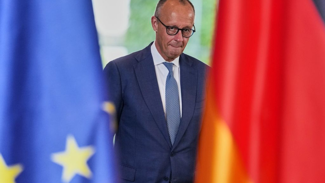 Γερμανία: Ο Μερτς υπό πίεση από την άνοδο της AfD και την πτώση του CDU