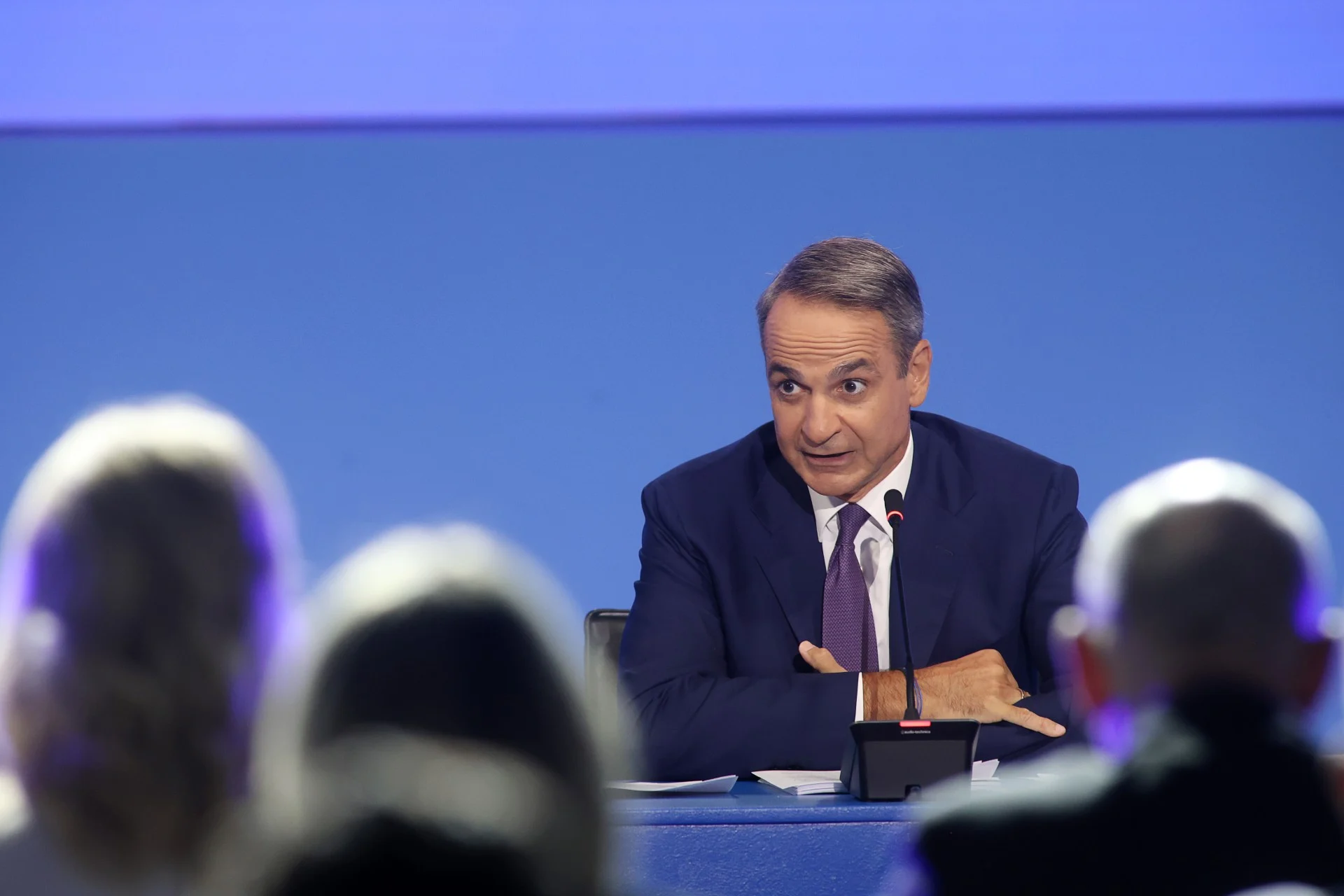 Μπορούμε να διανέμουμε «μέρισμα ανάπτυξης» – «Όχι» στη μείωση του ΦΠΑ