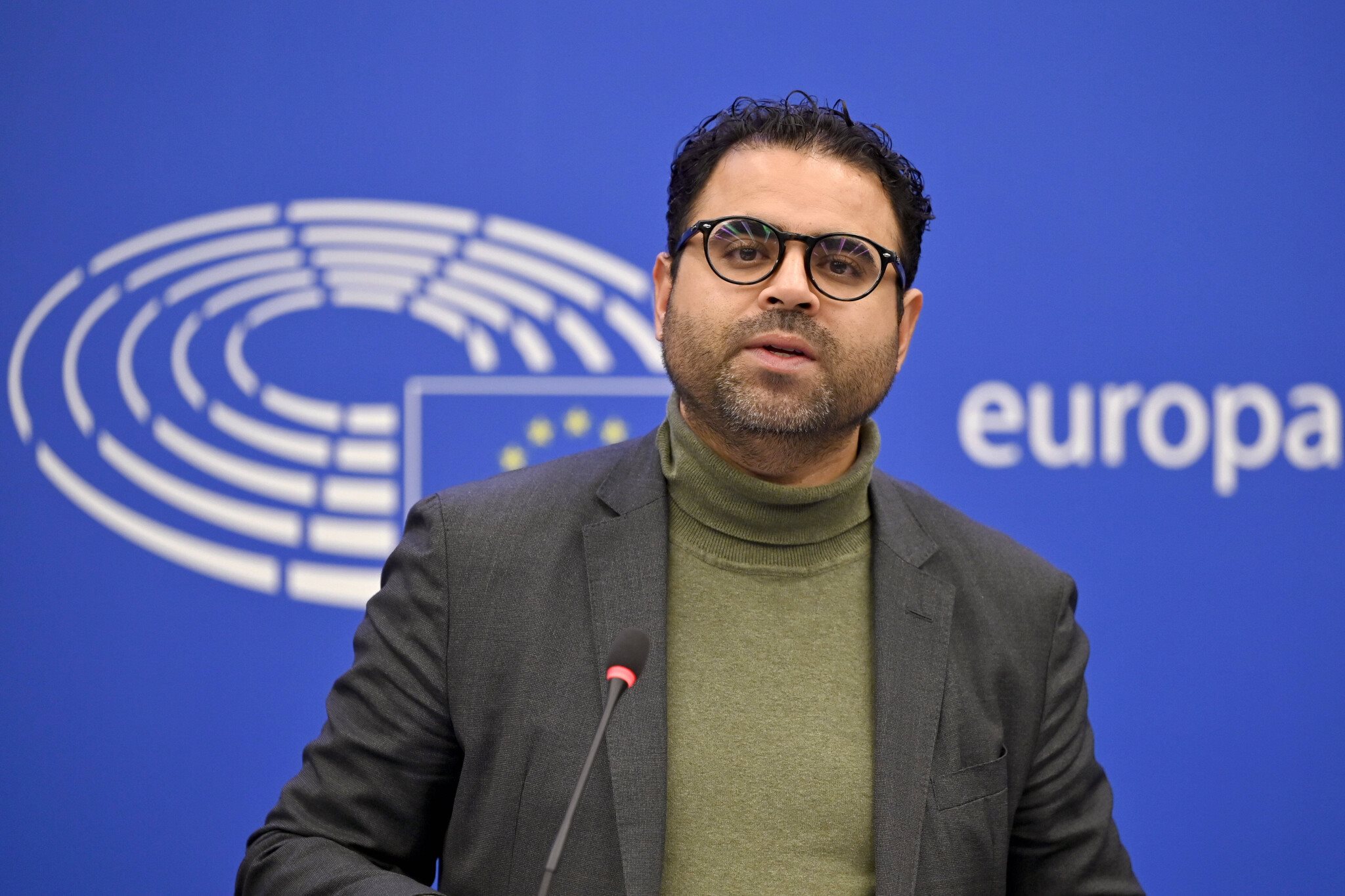 Επέκταση του CBAM σε προϊόντα μεταγενέστερης παραγωγής και ταμείο μετάβασης οικονομίας χαμηλών εκπομπών ενέκρινε το Ευρωκοινοβούλιο