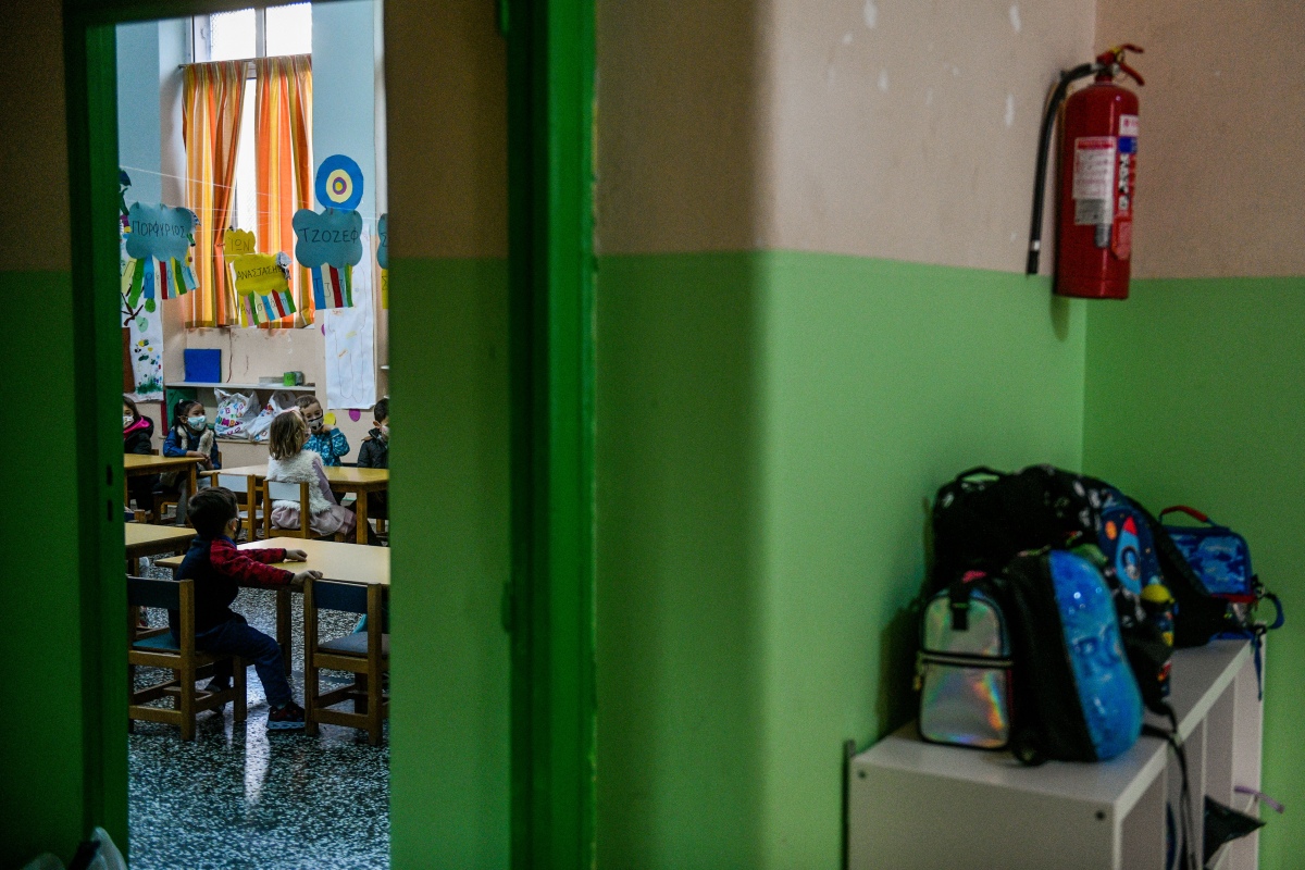 ΕΛΑΣ: Την ώρα που τα σχολεία λειτουργούν με χιλιάδες ακάλυπτες θέσεις το ΥΠΑΙΘΑ επιλέγει να δημιουργεί νέα προβλήματα