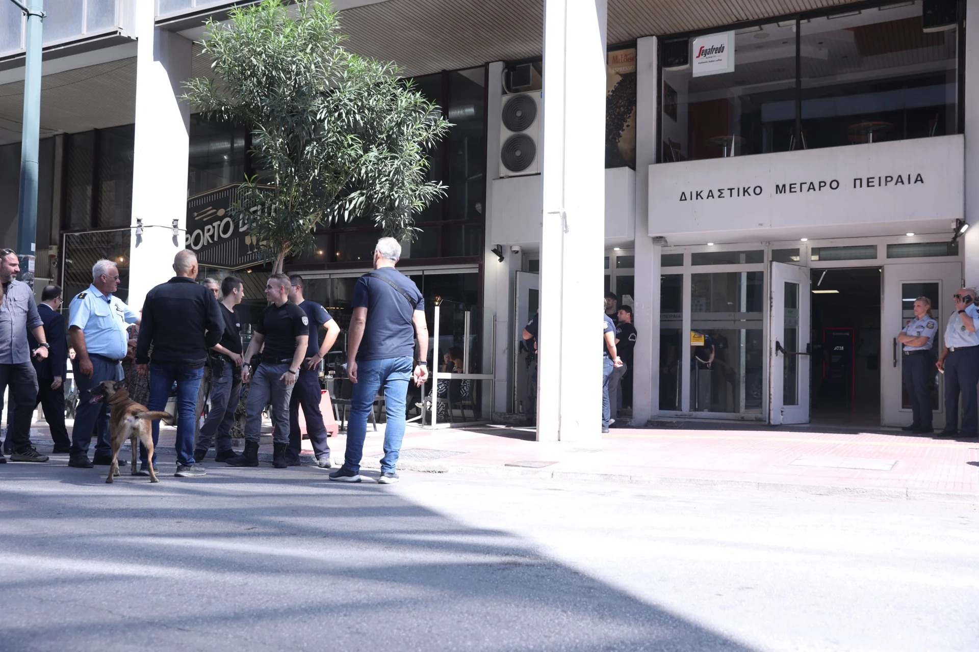 Απειλή για βόμβα στον Πειραιά: Λήξη συναγερμού στα Δικαστήρια