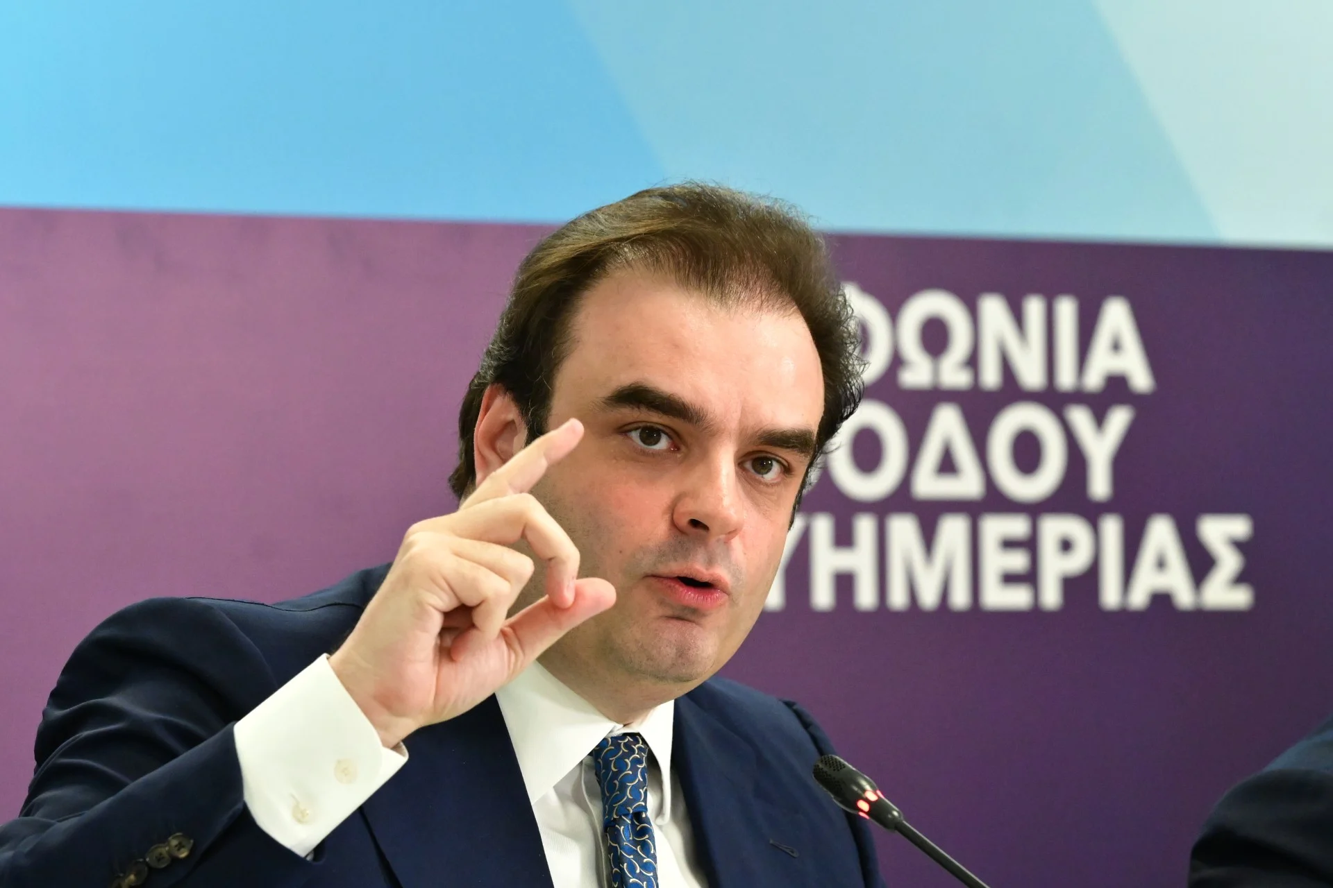 Τα 4 κριτήρια για το «κούρεμα» στους ελεύθερους επαγγελματίες