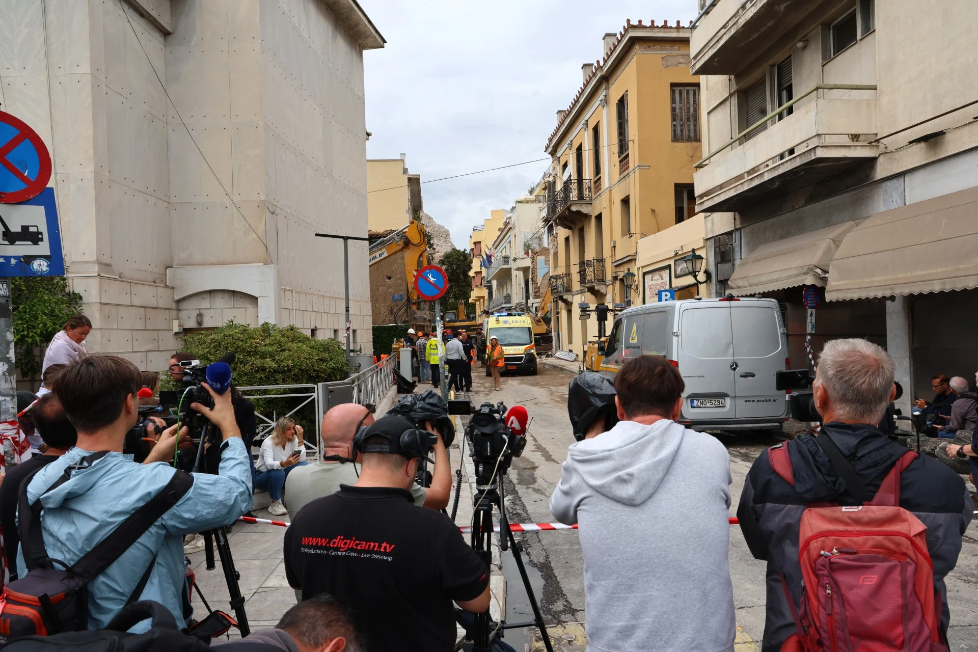 Τη Δευτέρα αναλυτικοί έλεγχοι για τη στατικότητα των γειτονικών κτιρίων