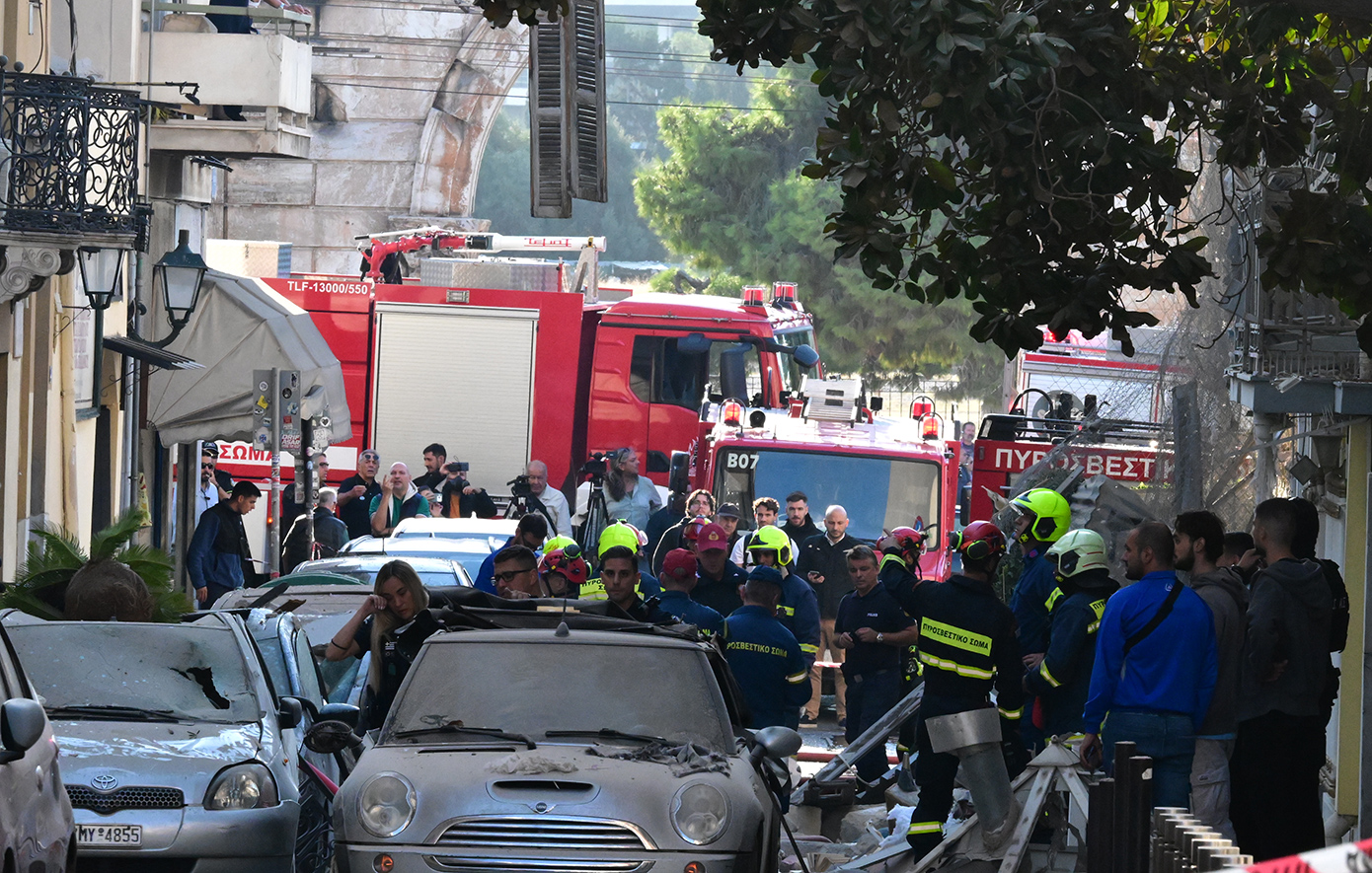 Ανασύρθηκε νεκρή Αμερικανίδα τουρίστρια – Έρευνες για τους υπόλοιπους 5 αγνοούμενους – News.gr